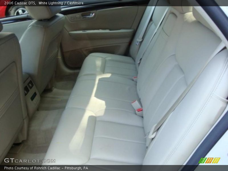 White Lightning / Cashmere 2006 Cadillac DTS