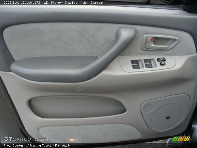 Phantom Gray Pearl / Light Charcoal 2005 Toyota Sequoia SR5 4WD