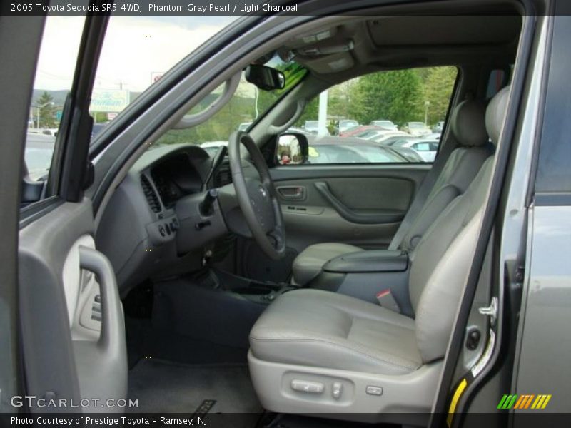 Phantom Gray Pearl / Light Charcoal 2005 Toyota Sequoia SR5 4WD
