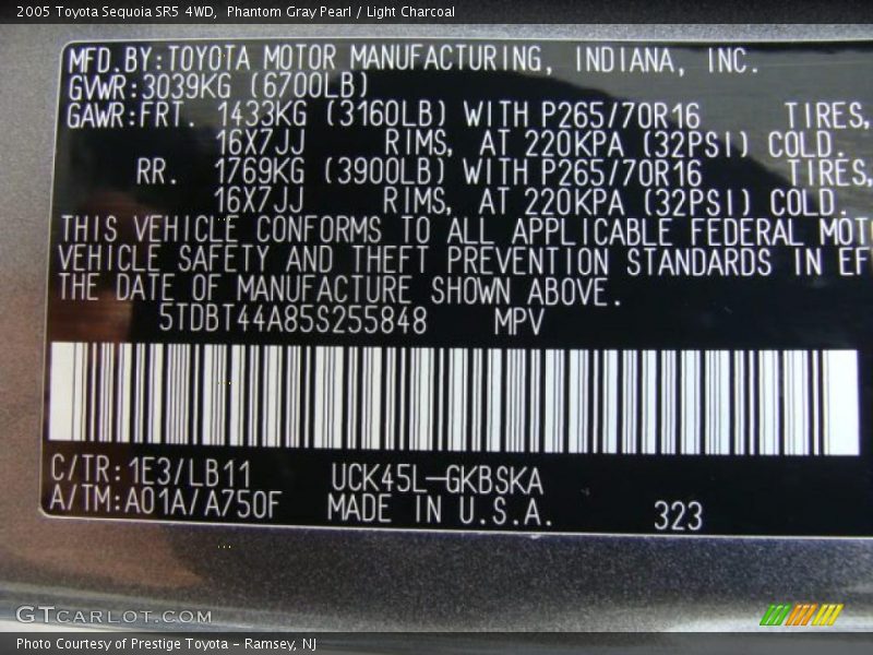 Phantom Gray Pearl / Light Charcoal 2005 Toyota Sequoia SR5 4WD