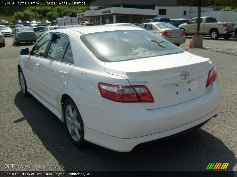 Super White / Charcoal 2009 Toyota Camry SE