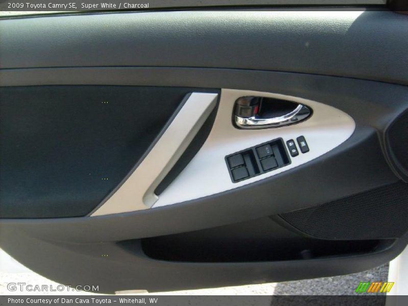 Super White / Charcoal 2009 Toyota Camry SE