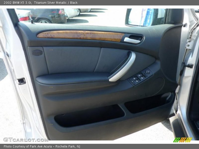 Titanium Silver Metallic / Black 2002 BMW X5 3.0i
