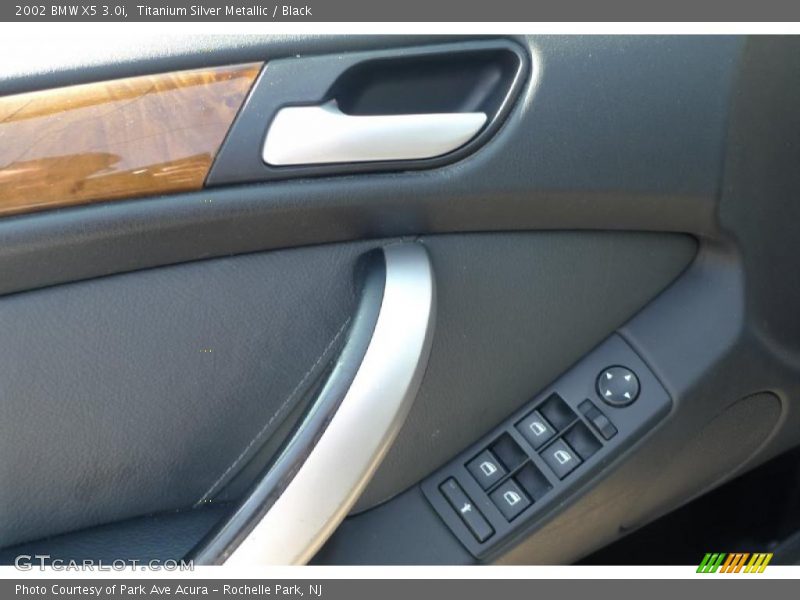 Titanium Silver Metallic / Black 2002 BMW X5 3.0i