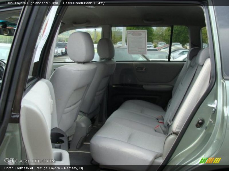 Oasis Green Pearl / Gray 2005 Toyota Highlander V6 4WD