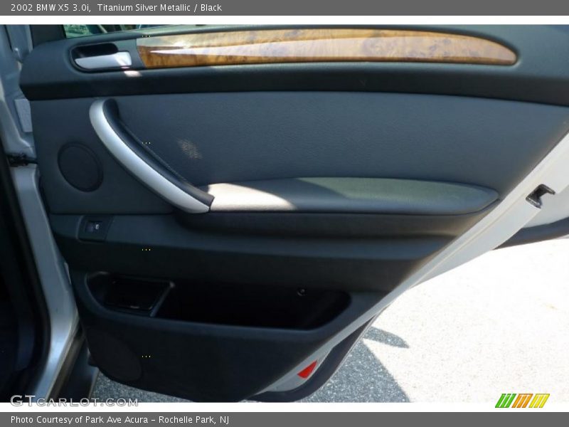 Titanium Silver Metallic / Black 2002 BMW X5 3.0i