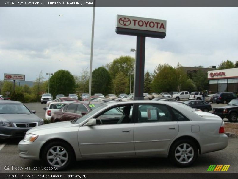 Lunar Mist Metallic / Stone 2004 Toyota Avalon XL