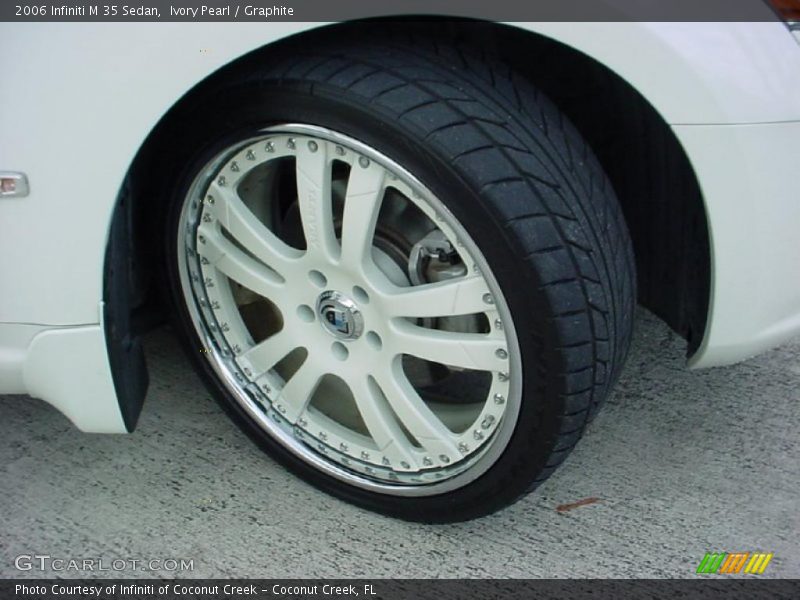 Ivory Pearl / Graphite 2006 Infiniti M 35 Sedan