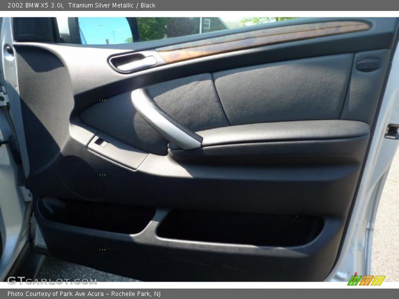 Titanium Silver Metallic / Black 2002 BMW X5 3.0i