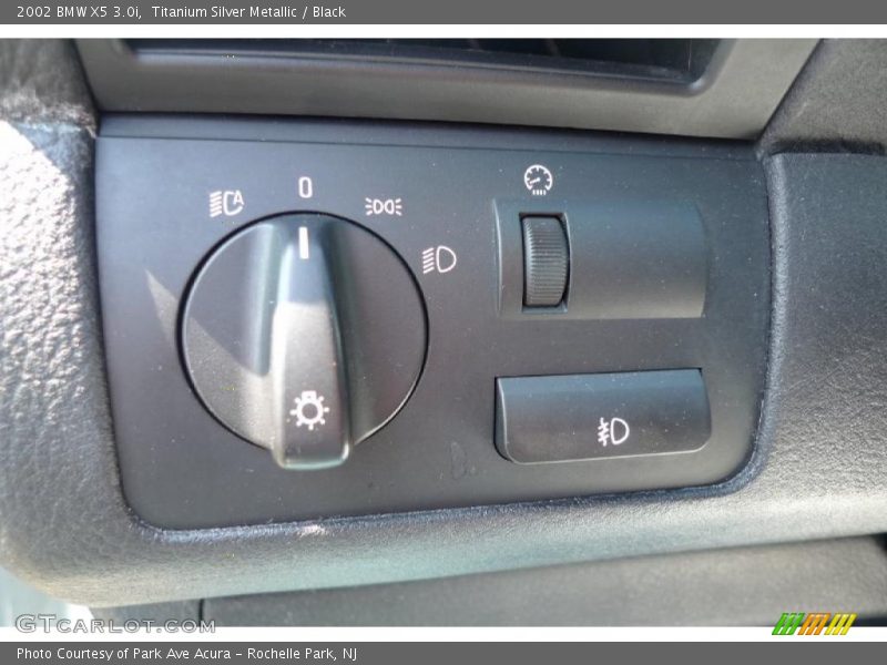 Titanium Silver Metallic / Black 2002 BMW X5 3.0i