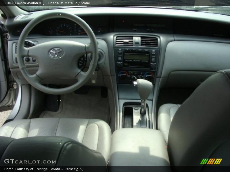 Lunar Mist Metallic / Stone 2004 Toyota Avalon XL