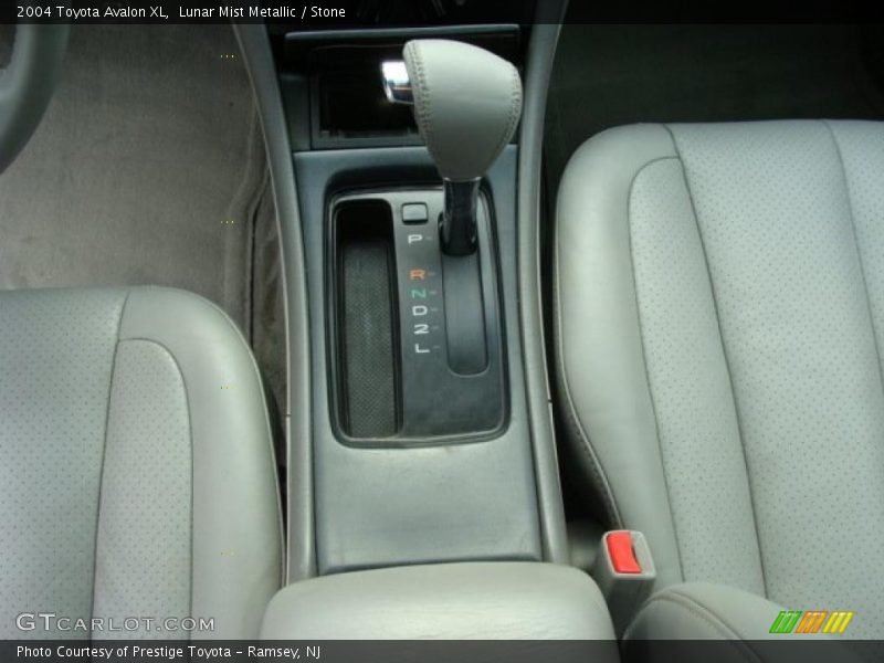 Lunar Mist Metallic / Stone 2004 Toyota Avalon XL