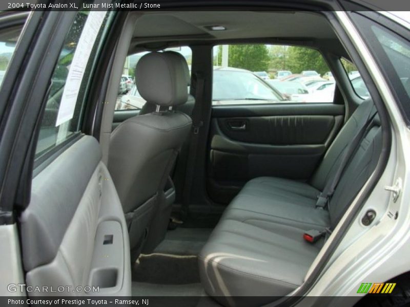 Lunar Mist Metallic / Stone 2004 Toyota Avalon XL