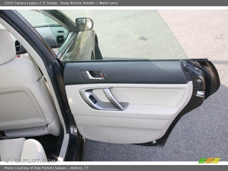Deep Bronze Metallic / Warm Ivory 2009 Subaru Legacy 2.5i Sedan