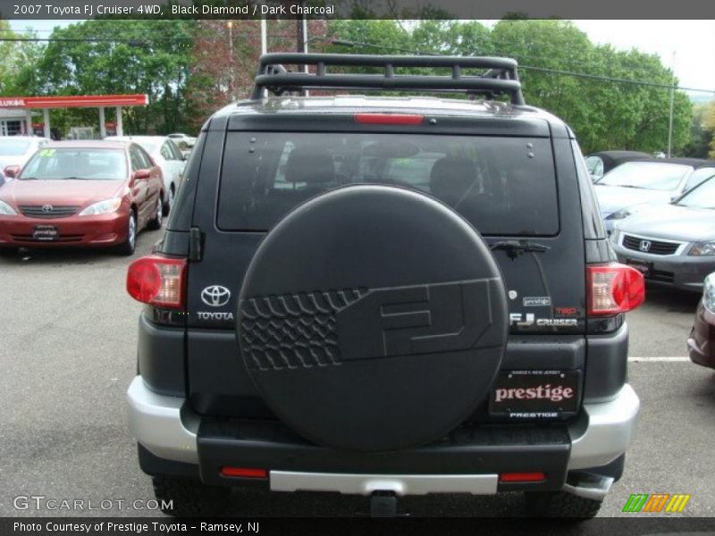 Black Diamond / Dark Charcoal 2007 Toyota FJ Cruiser 4WD