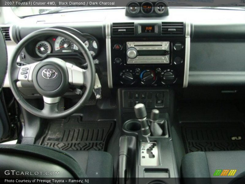 Black Diamond / Dark Charcoal 2007 Toyota FJ Cruiser 4WD