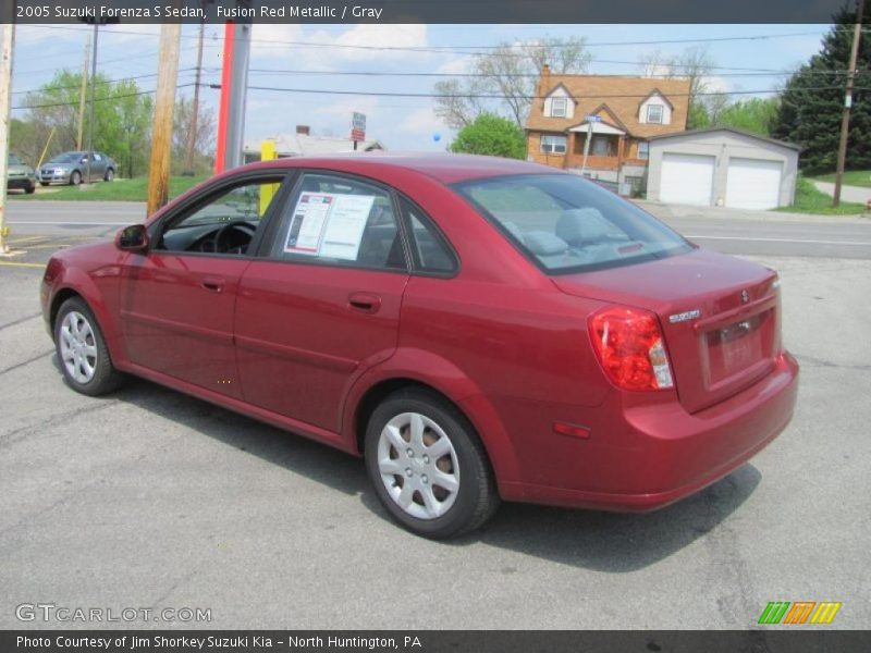 Fusion Red Metallic / Gray 2005 Suzuki Forenza S Sedan