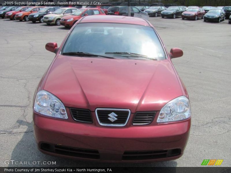 Fusion Red Metallic / Gray 2005 Suzuki Forenza S Sedan
