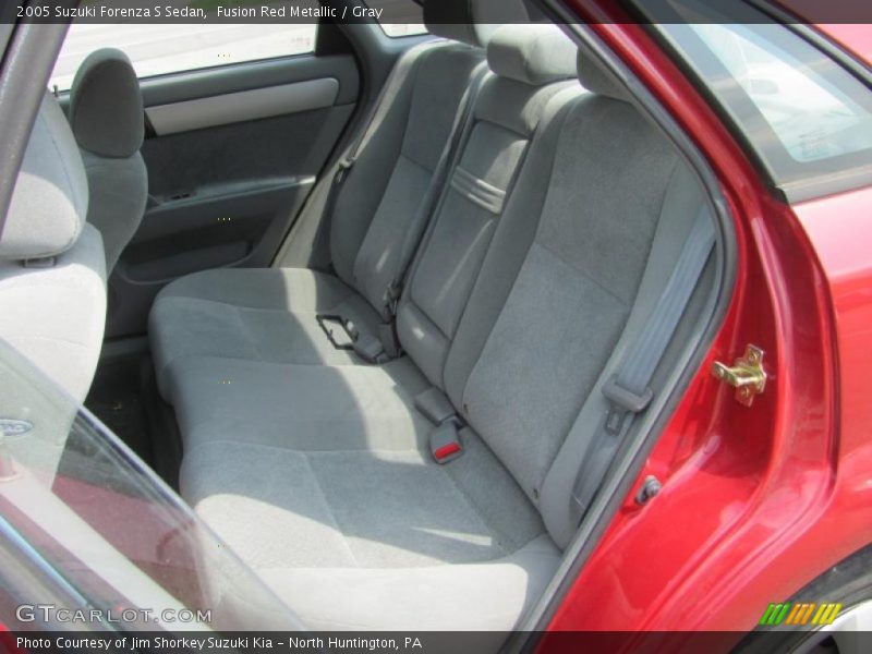 Fusion Red Metallic / Gray 2005 Suzuki Forenza S Sedan