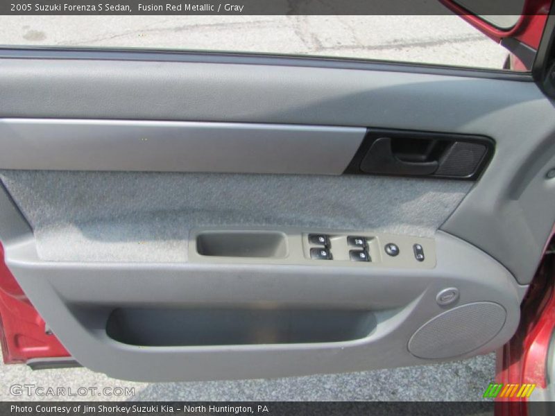 Fusion Red Metallic / Gray 2005 Suzuki Forenza S Sedan