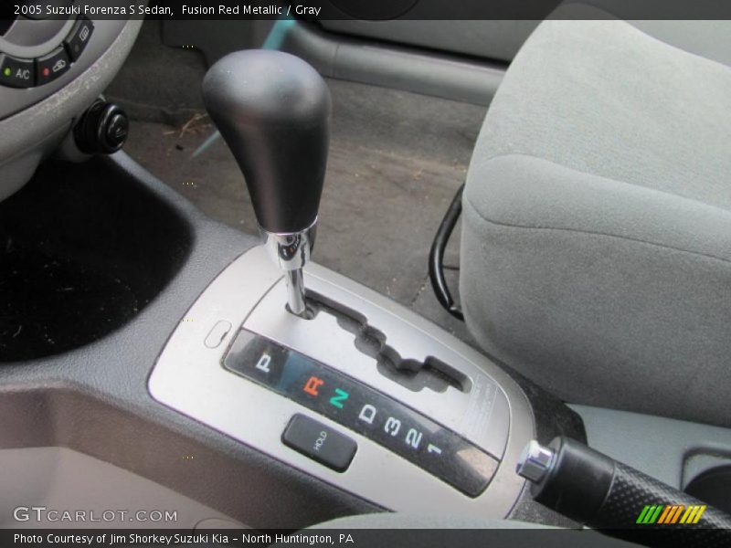 Fusion Red Metallic / Gray 2005 Suzuki Forenza S Sedan