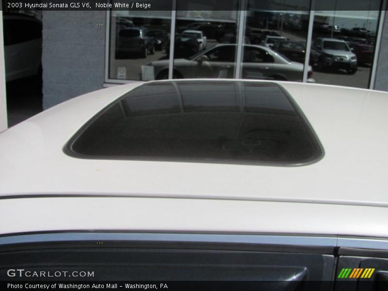 Noble White / Beige 2003 Hyundai Sonata GLS V6