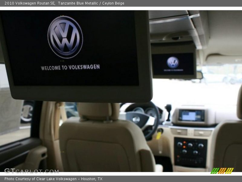 Tanzanite Blue Metallic / Ceylon Beige 2010 Volkswagen Routan SE