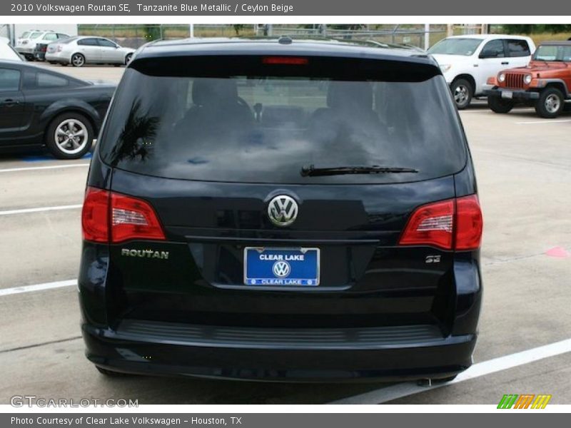 Tanzanite Blue Metallic / Ceylon Beige 2010 Volkswagen Routan SE