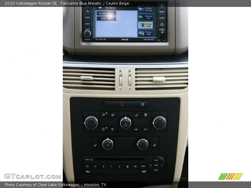 Tanzanite Blue Metallic / Ceylon Beige 2010 Volkswagen Routan SE