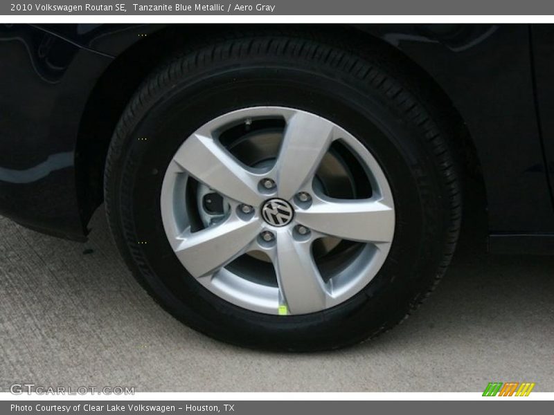 Tanzanite Blue Metallic / Aero Gray 2010 Volkswagen Routan SE