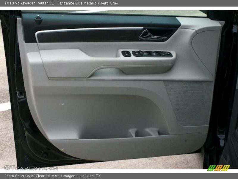 Tanzanite Blue Metallic / Aero Gray 2010 Volkswagen Routan SE