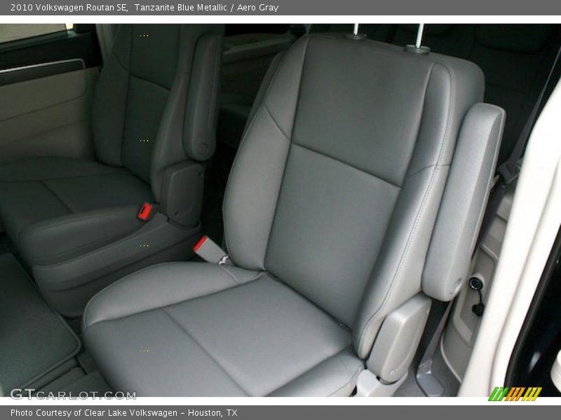 Tanzanite Blue Metallic / Aero Gray 2010 Volkswagen Routan SE