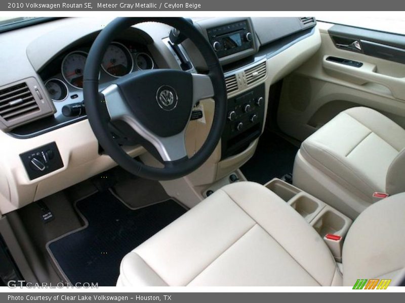 Meteor Gray Metallic / Ceylon Beige 2010 Volkswagen Routan SE