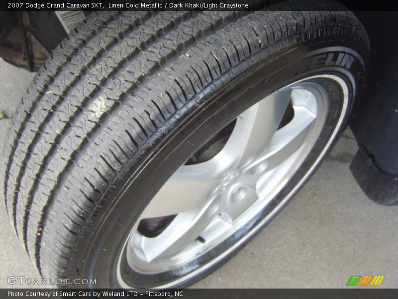 Linen Gold Metallic / Dark Khaki/Light Graystone 2007 Dodge Grand Caravan SXT