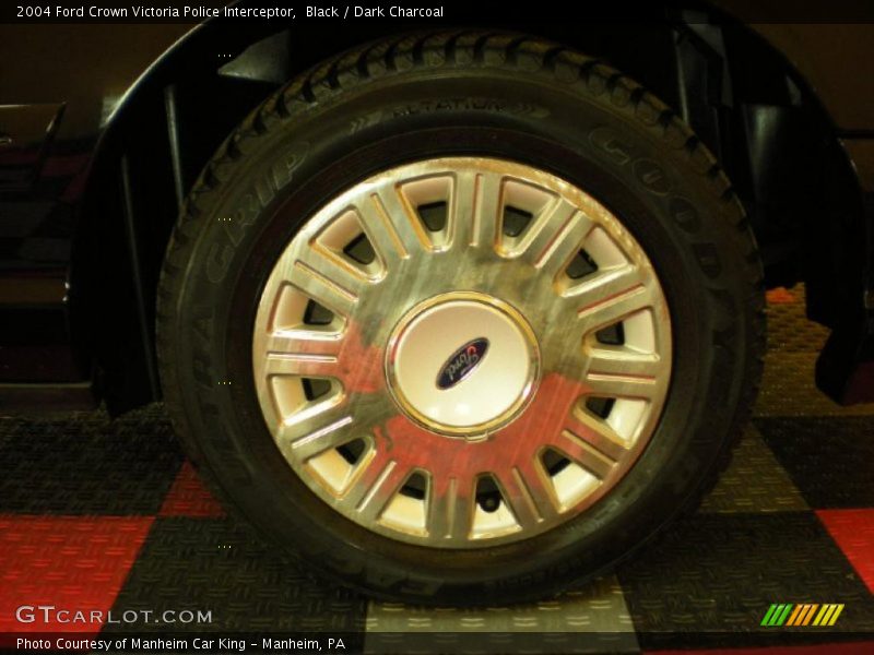 Black / Dark Charcoal 2004 Ford Crown Victoria Police Interceptor