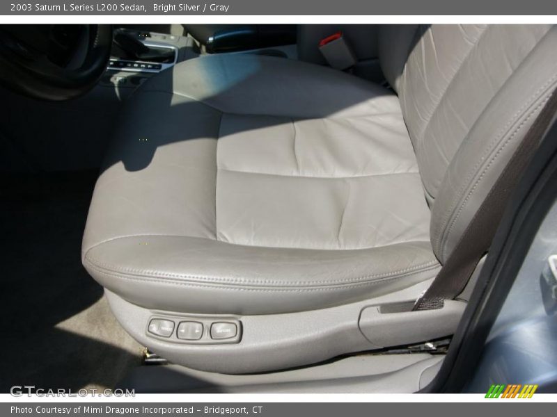Bright Silver / Gray 2003 Saturn L Series L200 Sedan