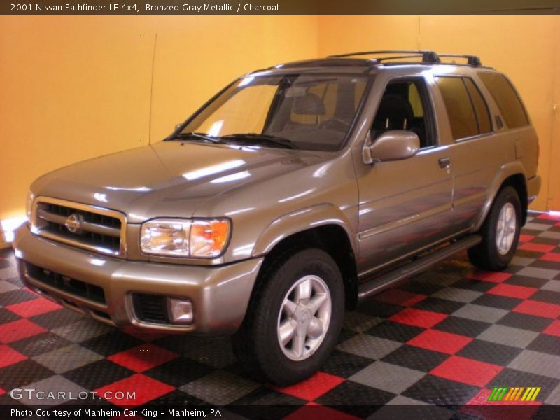 Bronzed Gray Metallic / Charcoal 2001 Nissan Pathfinder LE 4x4