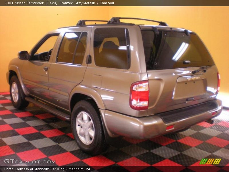 Bronzed Gray Metallic / Charcoal 2001 Nissan Pathfinder LE 4x4