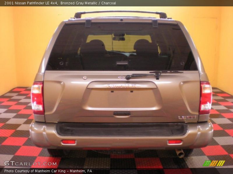 Bronzed Gray Metallic / Charcoal 2001 Nissan Pathfinder LE 4x4