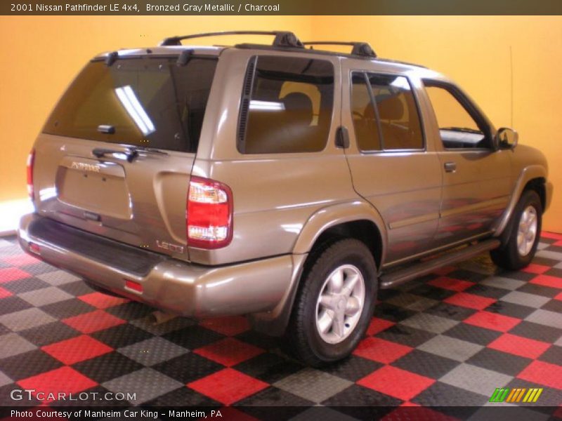 Bronzed Gray Metallic / Charcoal 2001 Nissan Pathfinder LE 4x4