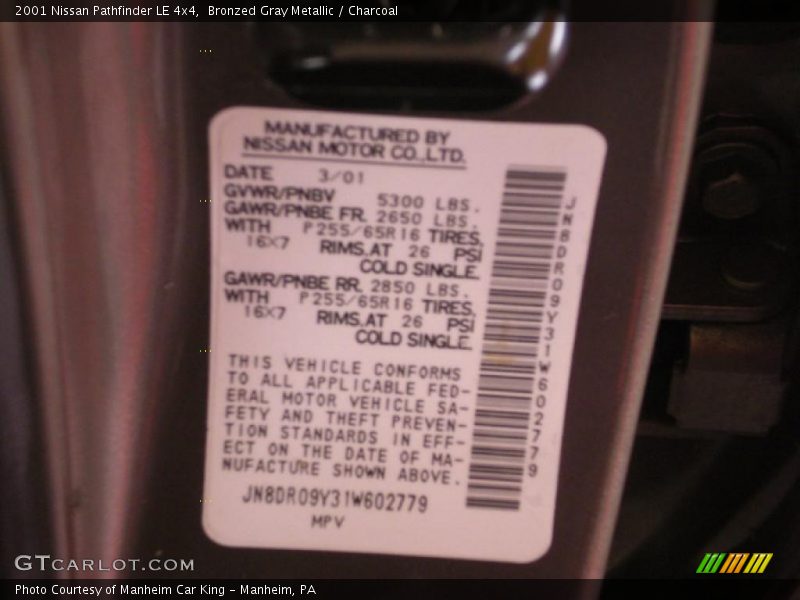 Bronzed Gray Metallic / Charcoal 2001 Nissan Pathfinder LE 4x4