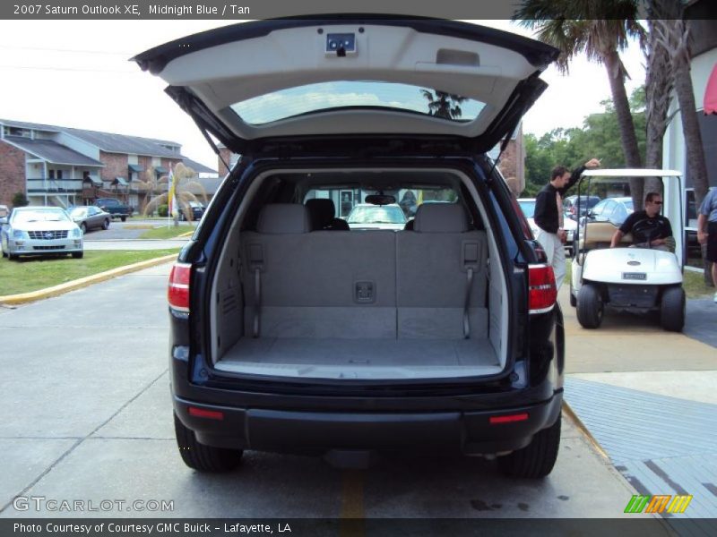 Midnight Blue / Tan 2007 Saturn Outlook XE