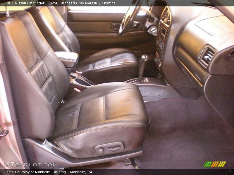Bronzed Gray Metallic / Charcoal 2001 Nissan Pathfinder LE 4x4