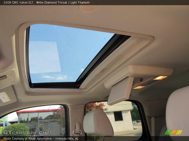 White Diamond Tricoat / Light Titanium 2008 GMC Yukon SLT