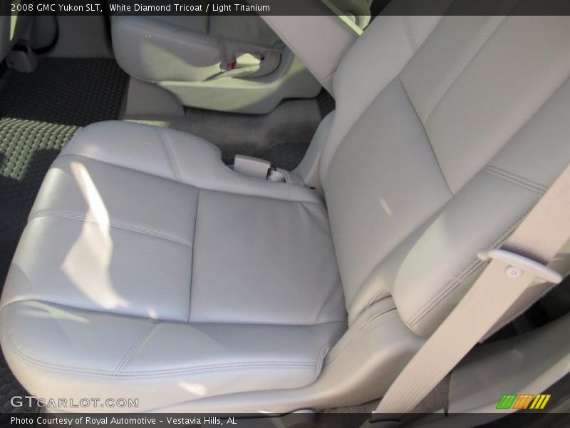 White Diamond Tricoat / Light Titanium 2008 GMC Yukon SLT