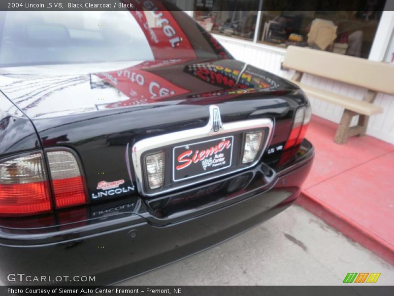 Black Clearcoat / Black 2004 Lincoln LS V8