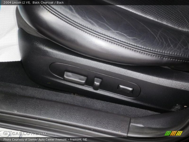 Black Clearcoat / Black 2004 Lincoln LS V8