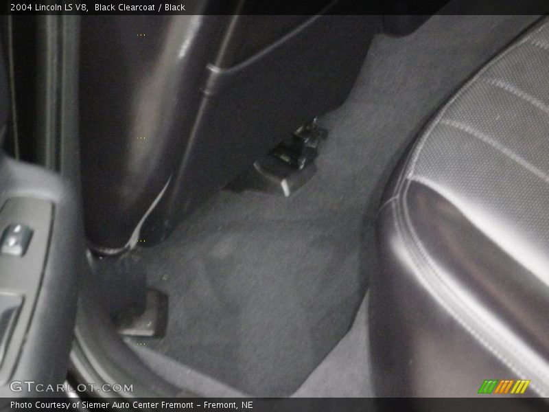 Black Clearcoat / Black 2004 Lincoln LS V8