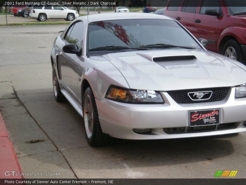 Silver Metallic / Dark Charcoal 2001 Ford Mustang GT Coupe