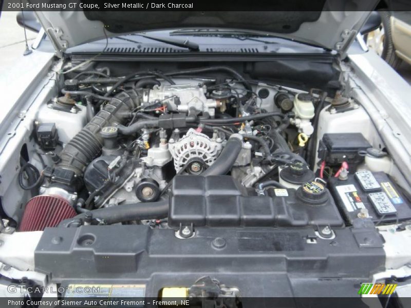 Silver Metallic / Dark Charcoal 2001 Ford Mustang GT Coupe
